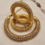 Silver with Gold Plating Kundan Sutalada Necklace with Two Bangles